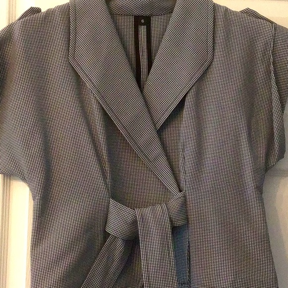 Never worn -Top  with tiny checkered fabric / epaulets - tie at waist, s… - Picture 1 of 4